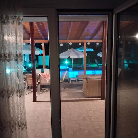 Maria Lemoni Swimming Pool Apartment Nea Skioni Exterior foto