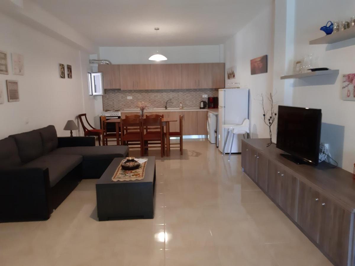 Maria Lemoni Swimming Pool Apartment Nea Skioni Exterior foto